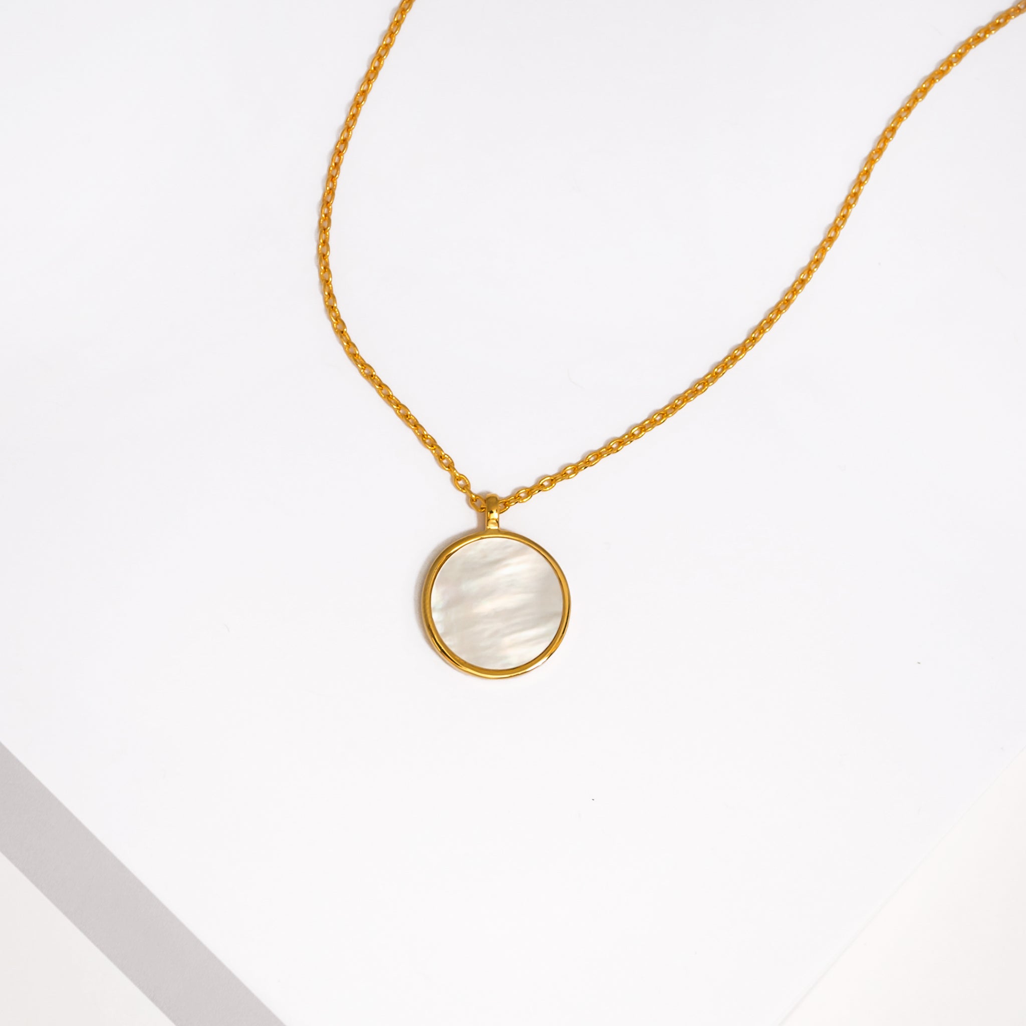 Melting Pearl Pendant Necklace – MARIE JUNE