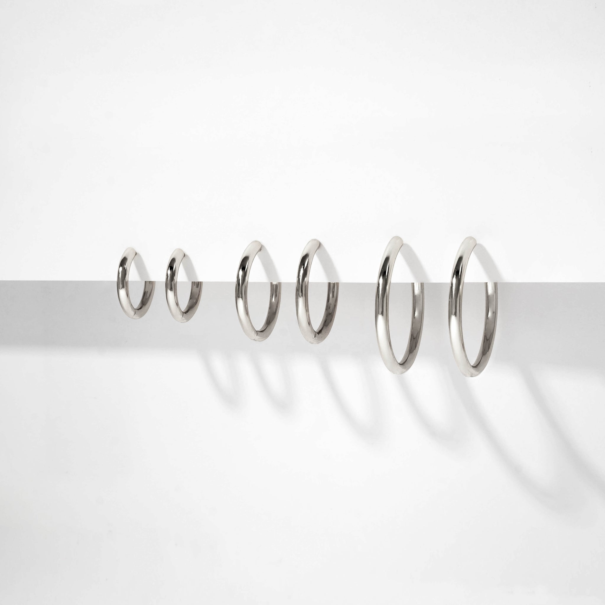 Classic Hoops Earrings 13mm, 18mm, 23mm - Gold & Silver